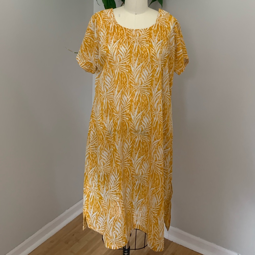 🌹3/$35 Sheer Golden Palm Leaf S/S Dress